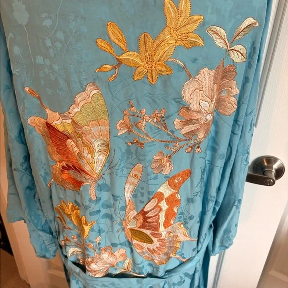 Spell Light Blue Butterfly Embroidered Kimono M/L. EC - Picture 7 of 9